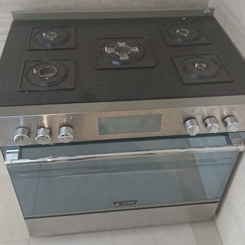 بسیار تمیز و در حد نو