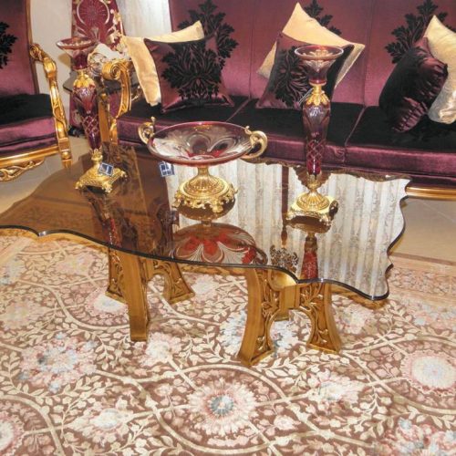 مبل و میز نهار خوری 8 نفره و دو عدد ویترین طلایی