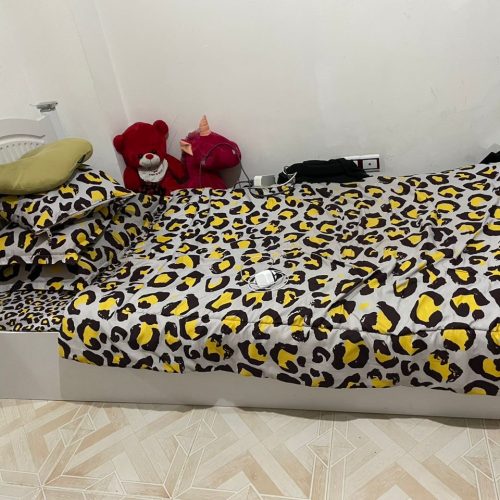 تخت دشک ومیزارایش