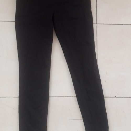 شلوار مشکی و تی شرت