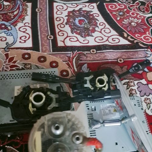 سلام یه عدد اینه برای بزک بازی دو عدد دست کامل راهنما و دوعدد ظبط و یه خازن