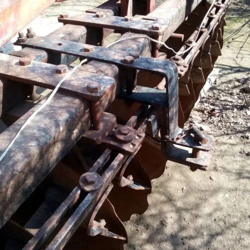 یک عدد واندر سی و دو پر مال تراکتورنیوهلند