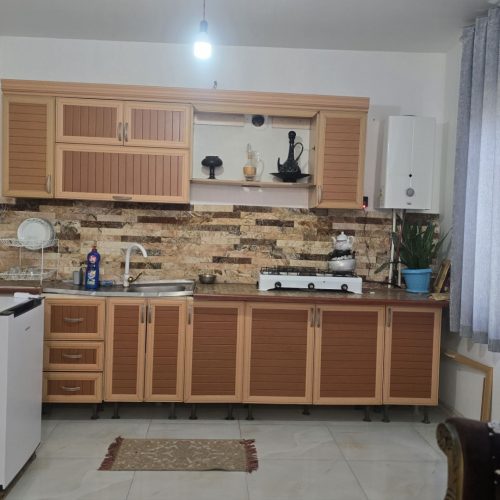 سویت زیبا تمیز حیاط دار با پارکینگ برای دو ماشین