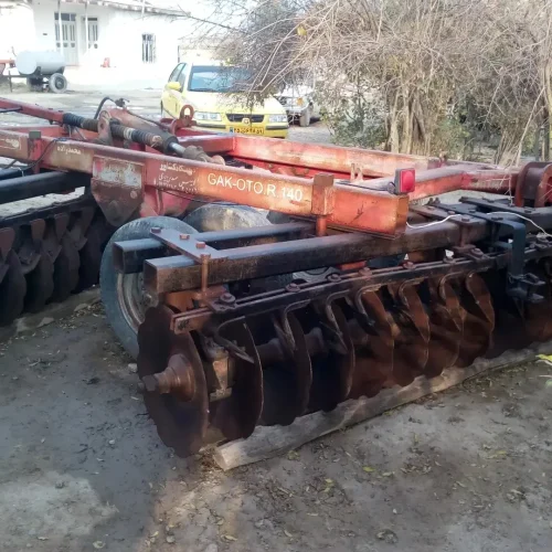 یک عدد واندر سی و دو پر مال تراکتورنیوهلند