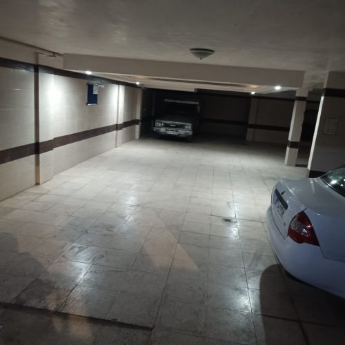 آپارتمان خوش نقشه واقع دربهترین لوکیشن کمالشهر