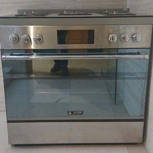 بسیار تمیز و در حد نو