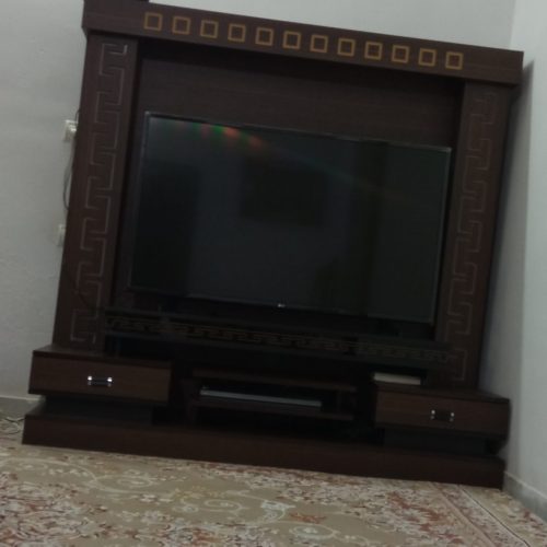 میز تلویزیون چوبی در حد نو