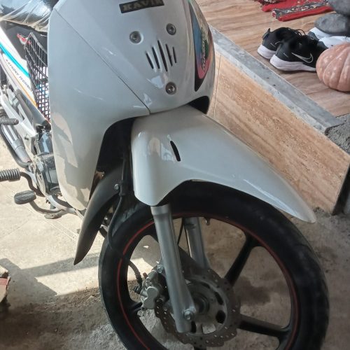 مدارک کامل همه چی کامل یک سال بیمه هم داره همه چی کامل