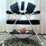 تخت کنار مادر