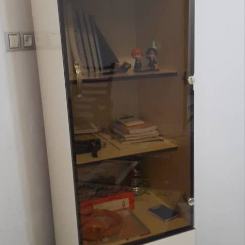 دو تخت و دو کمد و یک کمد دکور و یک میز تحریر