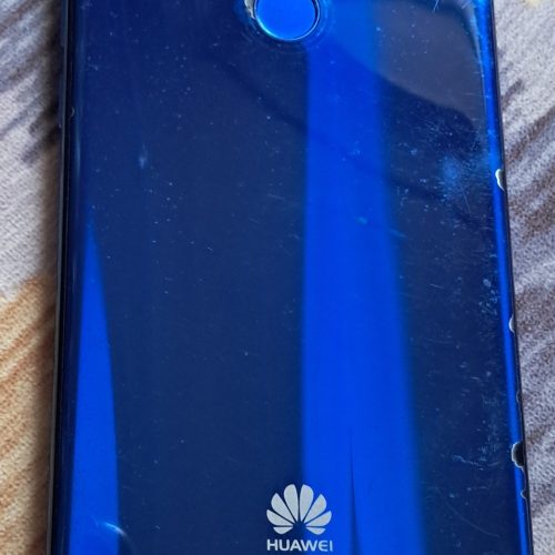 از نظر نرم افزاری کاملا سالم .از نظر ظاهری در قسمت پشتی گوشی، کمی رنگش رفته.