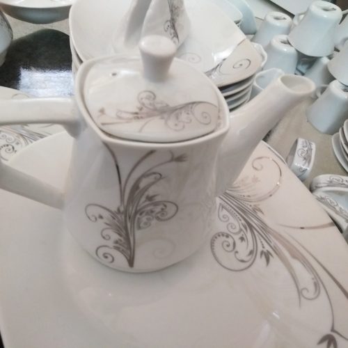 سرویس چینی 12نفره اصل انگلیس برند ویکتوریا