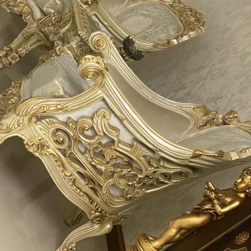 مبل 7 نفره خرچنگی. میز غذا خوری 8 نفره. ساعت زمینی رومیزی ست مبل