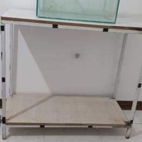 اکواریوم و میز