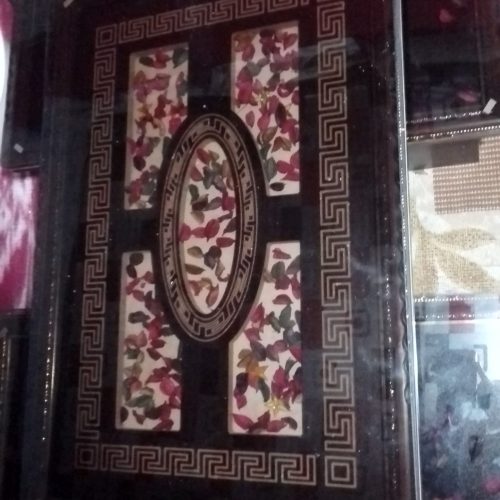 جلو مبلی و میز عسلی چهار تایی سالم و در حد نو