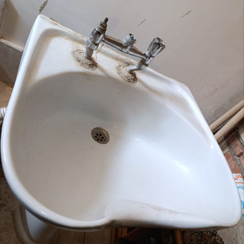 سرشور و صندلی آرایش