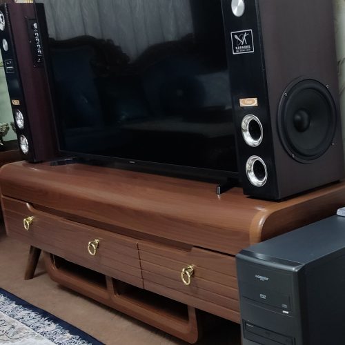 میزتلیوزیون نوبدون خطو خش 6ماه خریدم به دلیل مهاجرت به فروش میرسد