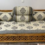 تخت سنتی همراه با شاه‌نشین