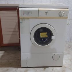فروش یه دستگاه لباس شویی و میز تلویزیون