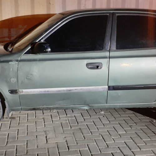 مدل 2004 بیمه تا برج 4 سال آینده بدون رنگ فقط کمی آفتاب زدگی