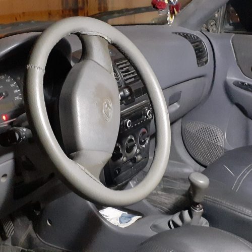 مدل 2004 بیمه تا برج 4 سال آینده بدون رنگ فقط کمی آفتاب زدگی