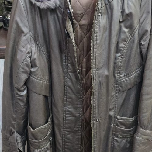 کاپشن زنانه بلند قهوای رنگ سالم سایز 40تا 42