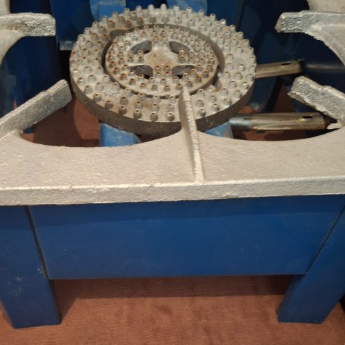 سلام یه قابلمه بزرگ نو ویه آبکش ویه آب گردون یه گاز