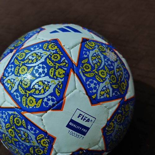 توپ آدیداس طرح فینال چمپیوزلیگ استانبول 2023