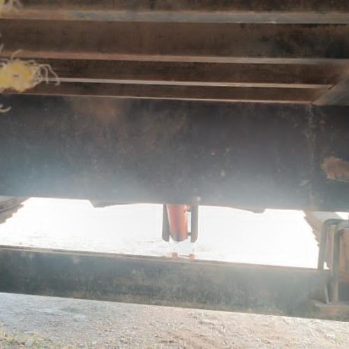 یک تریلی تراکتور به فروش می رسد