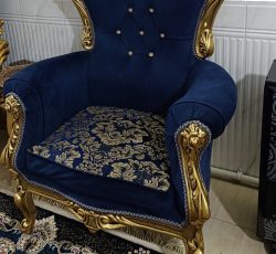 مبل 9 نفره رنگ سورمه ای 4 سال استفاده تمیز