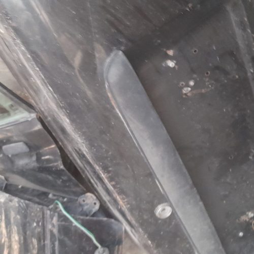 در عقب ودر جلو شاگرد  وصندوق عقب سالم