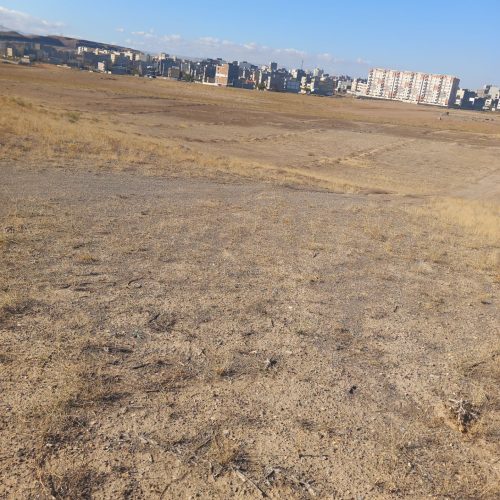 زمین میانه انتهای شهرک اندیشه قرخ بلاخ