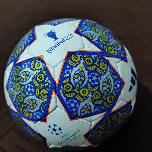 توپ آدیداس طرح فینال چمپیوزلیگ استانبول 2023