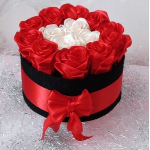 دست گل جاودانه