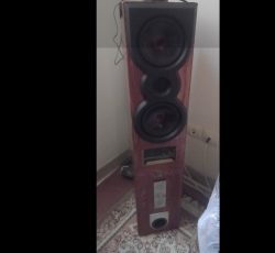 ی لوازم صوتی یه باند بزرک واسپیگر گه با  رم وفلش وبلوتوث  کار میکند