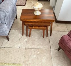 فروش مبل و میز ناهارخوری