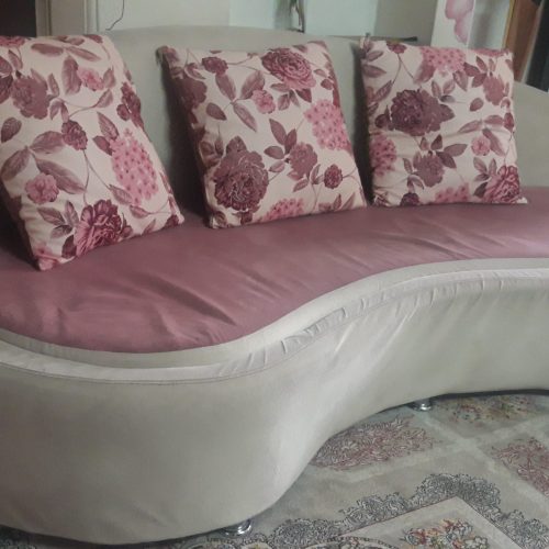 مبل و میز تلویزیون