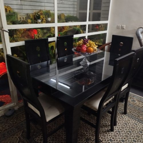 میز ناهار خوردی