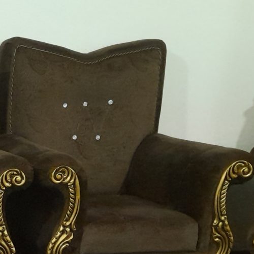 یک دستگاه  مبل