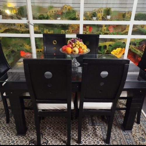 میز ناهار خوردی