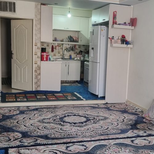 کلا  خانه دو طبقه است خانه ای که اجاره داده میشه طبقه دوم واحد 3 می باشد