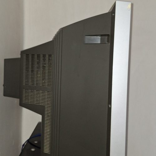 میز تلویزیون و تلویزیون ال‌جی 29 اینچ