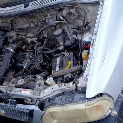 ماشین از جلوباجدول تصادف داشته