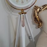 ساعت ایستاده رنگ سفید طلایی نو