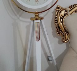ساعت ایستاده رنگ سفید طلایی نو