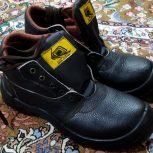 کفش ایمنی بدون هیچ گونه استفاده ای.کاملا نوع