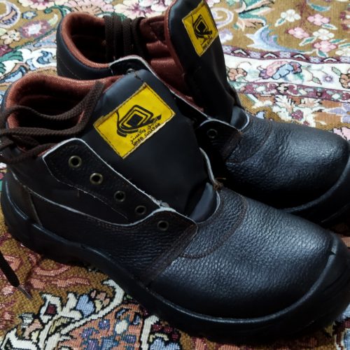 کفش ایمنی بدون هیچ گونه استفاده ای.کاملا نوع