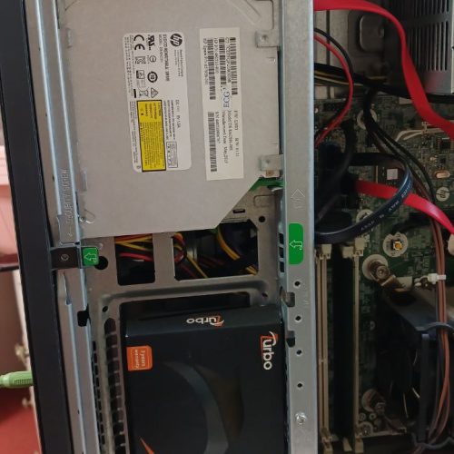 مانیتور ای سوز 22اینچ و مینی کیس دیدی آر تیری در حد نو با تمام لوازم