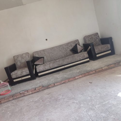 مبلمان تخت شو و زیره کمد دار