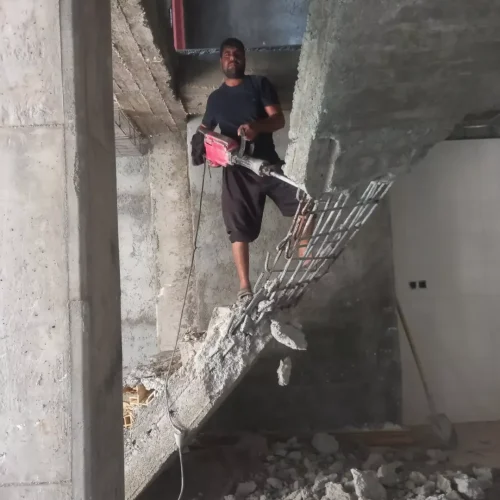 باسلام خدمت دوستان گرامی کارگر مجرد باسابقه کار اسپاپ کشی کابینه کناف